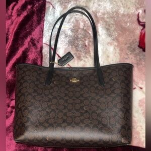 COACH CITY TOTE BAG IN SIGNATURE CANVAS